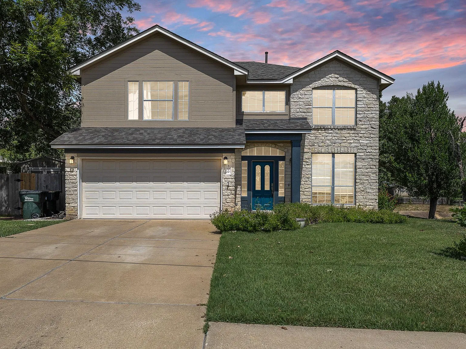 3 bed, 2.5 bath, 1636 sqft, $2,100 — Photo 1