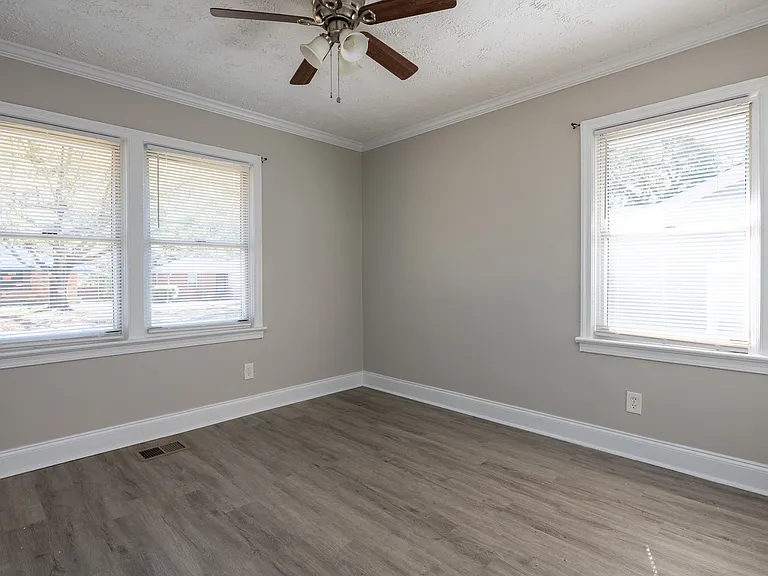 2153 Burroughs Ave SE — Photo 10