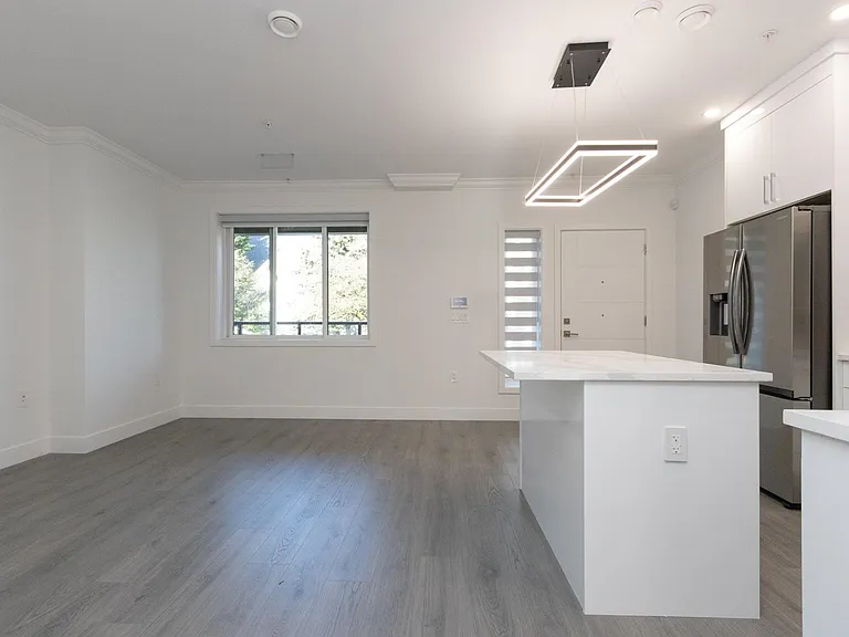 2122 E 32nd Ave #205 — Photo 8