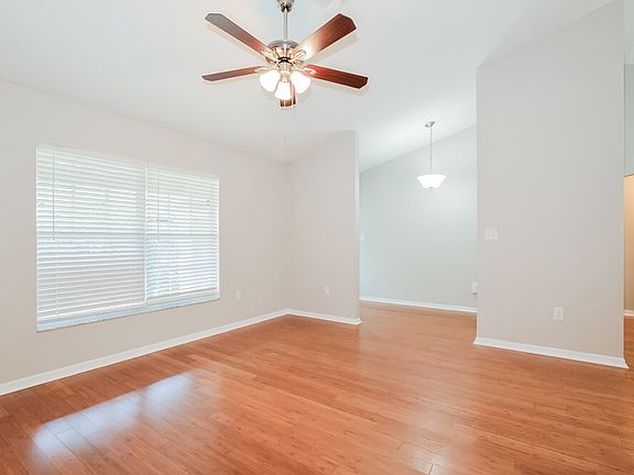 5th image of 611 Chautauqua Dr
