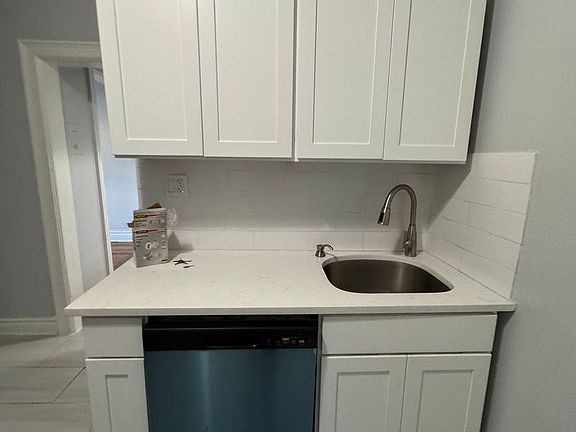 2nd image of 3656 Kennedy Blvd #1