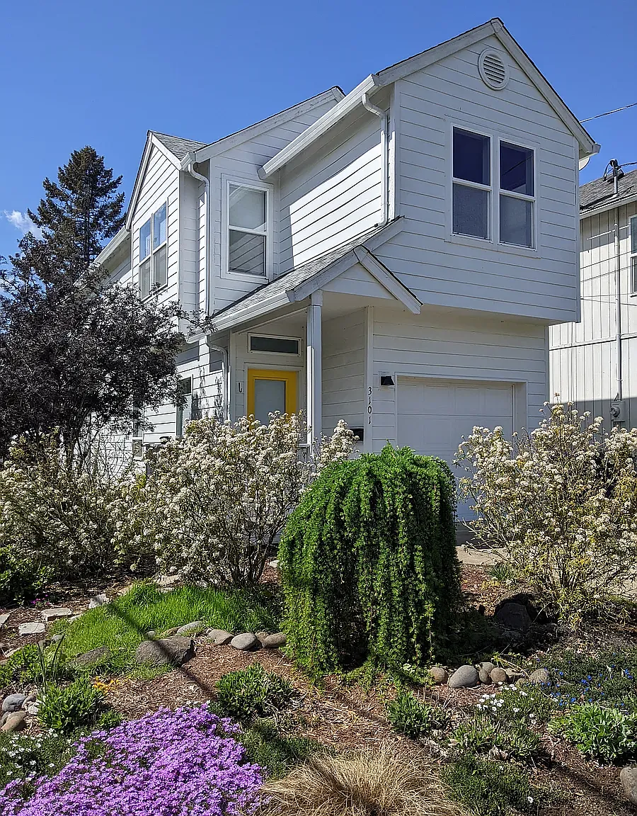 3 bed, 2.5 bath, 1295 sqft, $2,890 — Photo 1