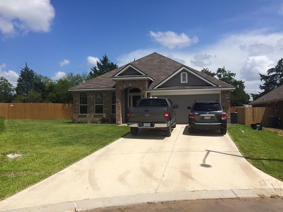 1st image of 3704 Mariposa Ct