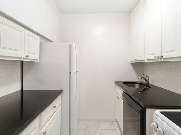 244 Madison Avenue image 12 of 13