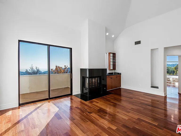 7940 Vulcan Dr — Photo 16