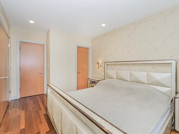 3116 Emmons Avenue image 10 of 26