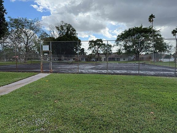 5th image of 5515 Lakewood Circle #125