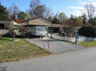 26 Jellystone, Falling Waters, WV 25419