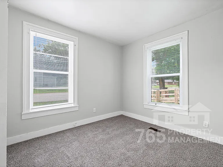 308 N 5th St — Photo 7