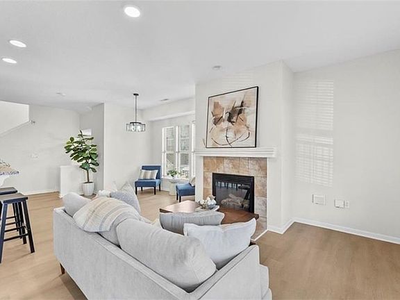 5th image of 5245 Overland Dr APT B27