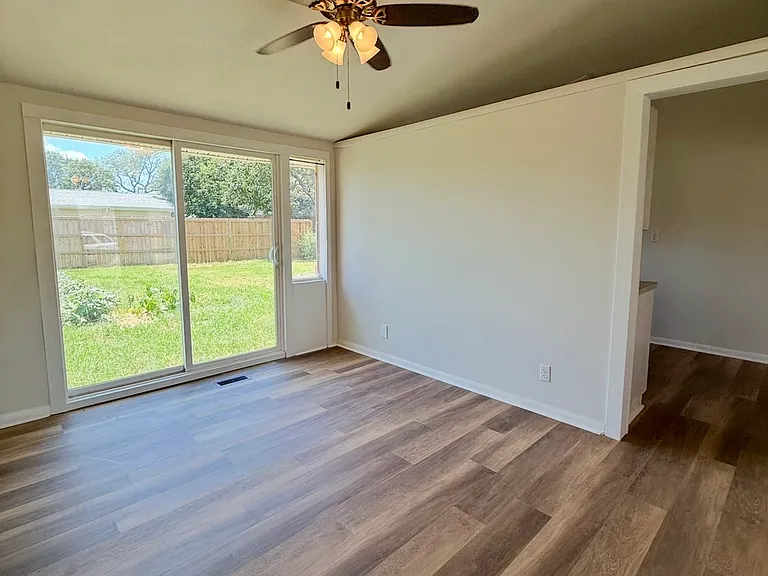 1207 Kingston Dr — Photo 8