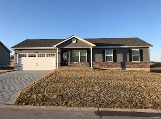 411 Split Rail Dr, Wright City, MO 63390