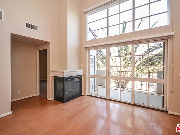 4th image of 851 N San Vicente Blvd APT 302