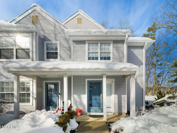 412 Hampton Ct, Manalapan, NJ 07726