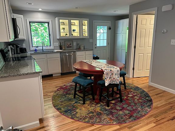 4th image of 94 Alpine Village Drive #128