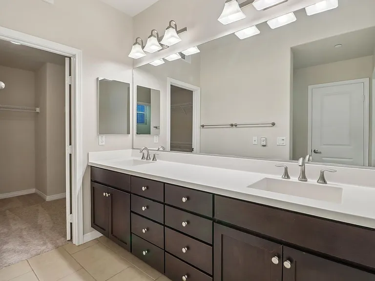 Costa Pointe Luxury 3-4 Bedroom Townhomes — Photo 65