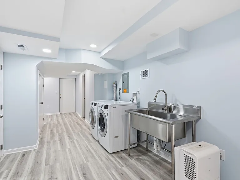 5223 Yorktown Blvd — Photo 34