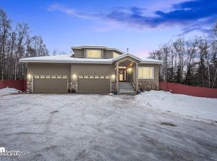 3530 De Armoun Rd, Anchorage, AK 99516