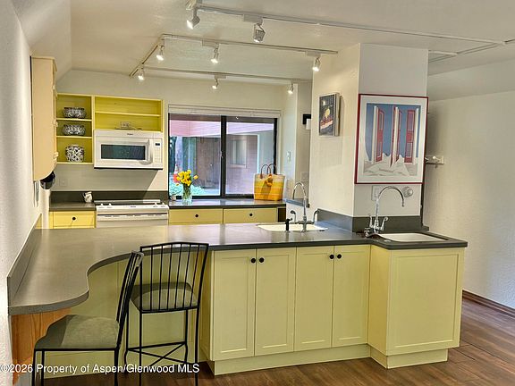 4th image of 1214 Vine St #1214