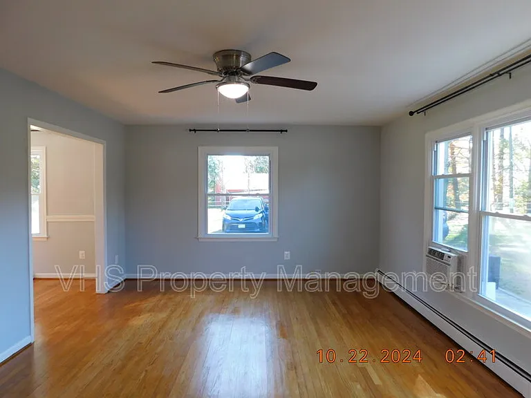 13341 Latham Ln — Photo 4