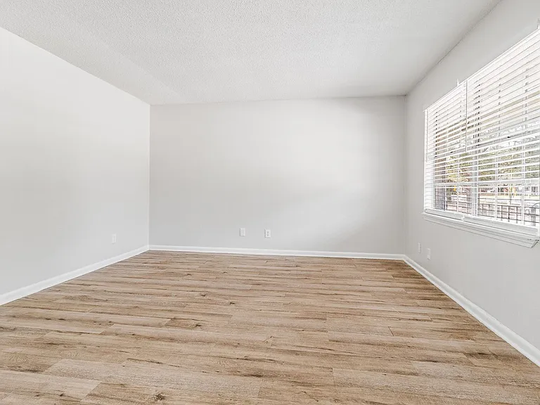 6665 Magnolia St — Photo 31