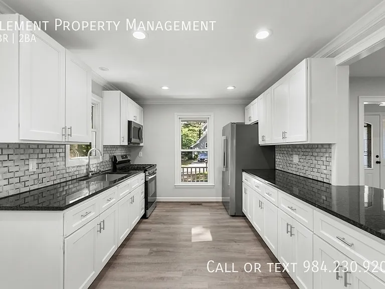 3641 Meadow Creek Ln — Photo 7