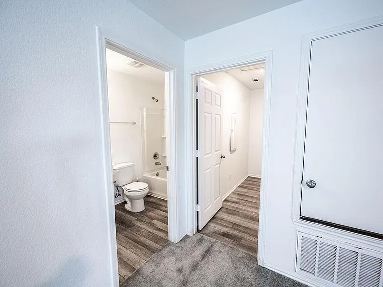 448 English Oak St — Photo 22