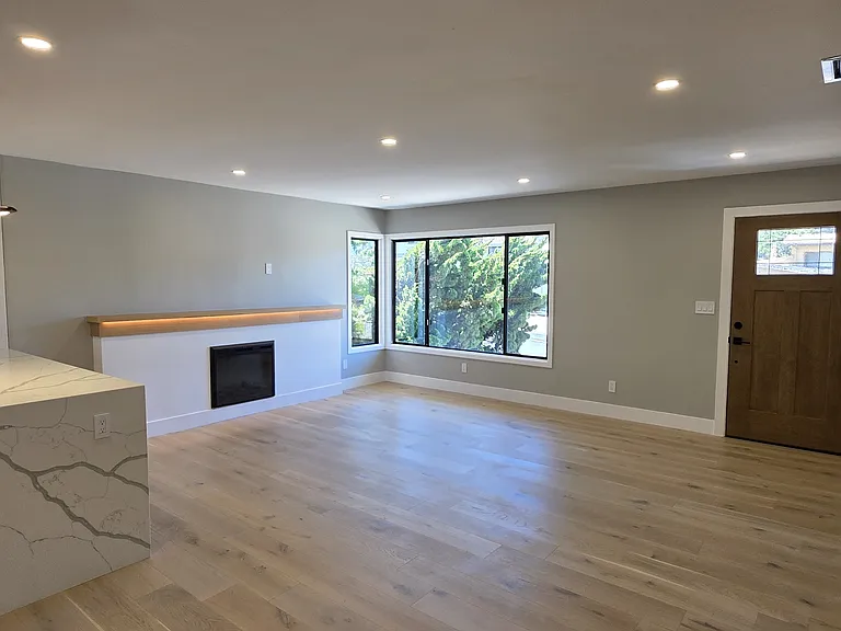 373 Avalon Dr — Photo 4