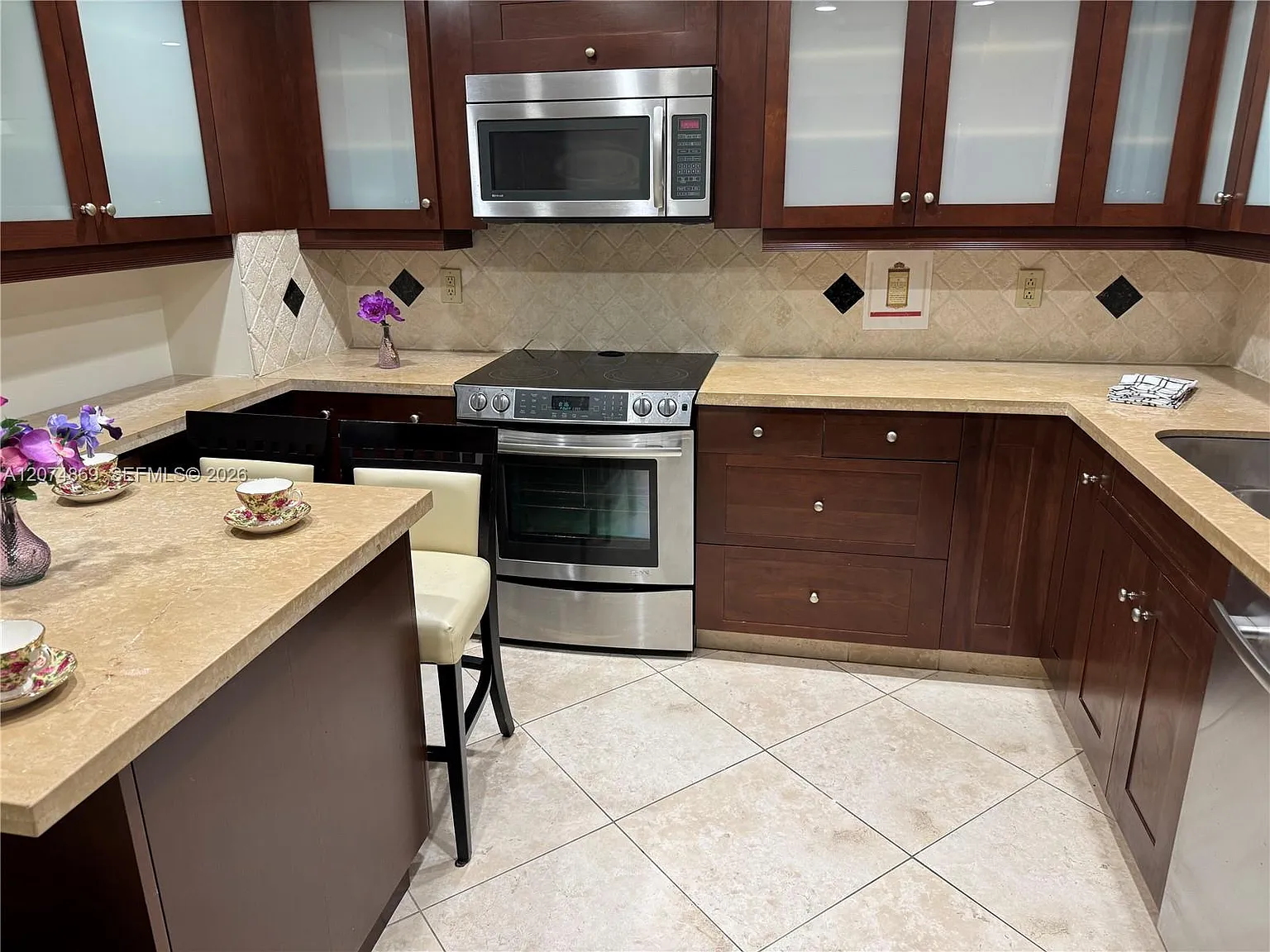 Balmoral Condo — Photo 3
