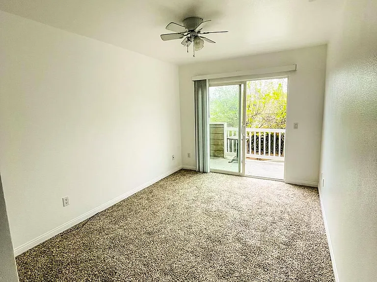 1922 Kelly Ave #2 — Photo 17