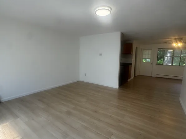 294 Meridian St N, Groton, CT