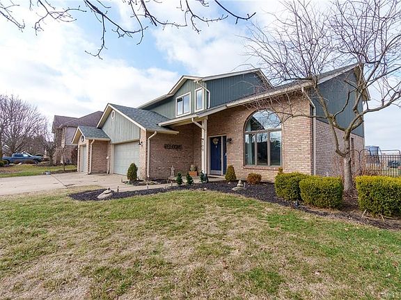 2nd image of 109 Old Carriage Dr