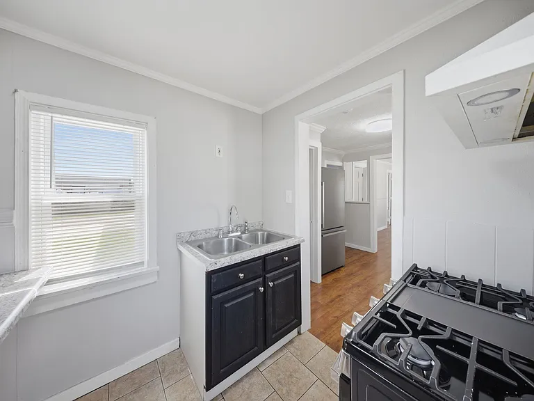 809 W Park Ave — Photo 8