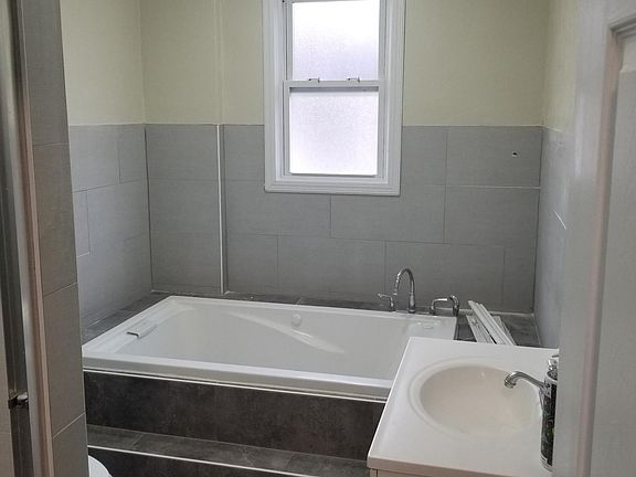 5th image of 39 Watsessing Ave #1