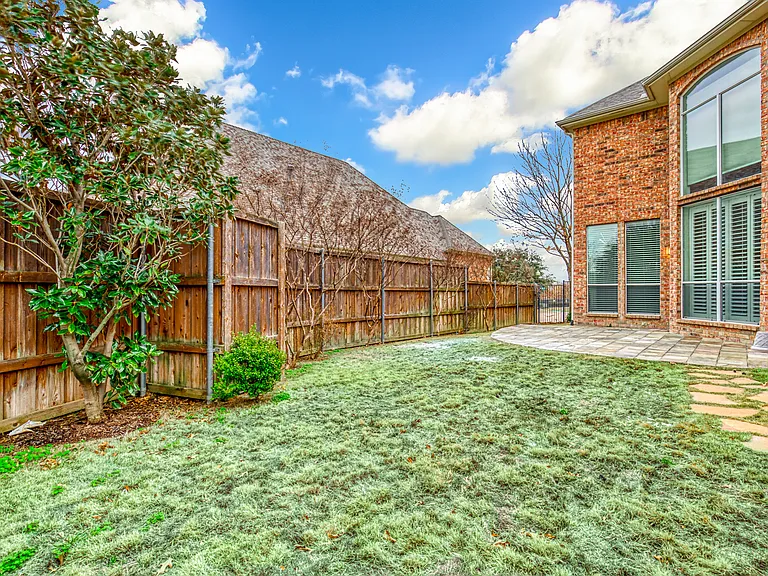 6533 Riveredge Dr — Photo 63