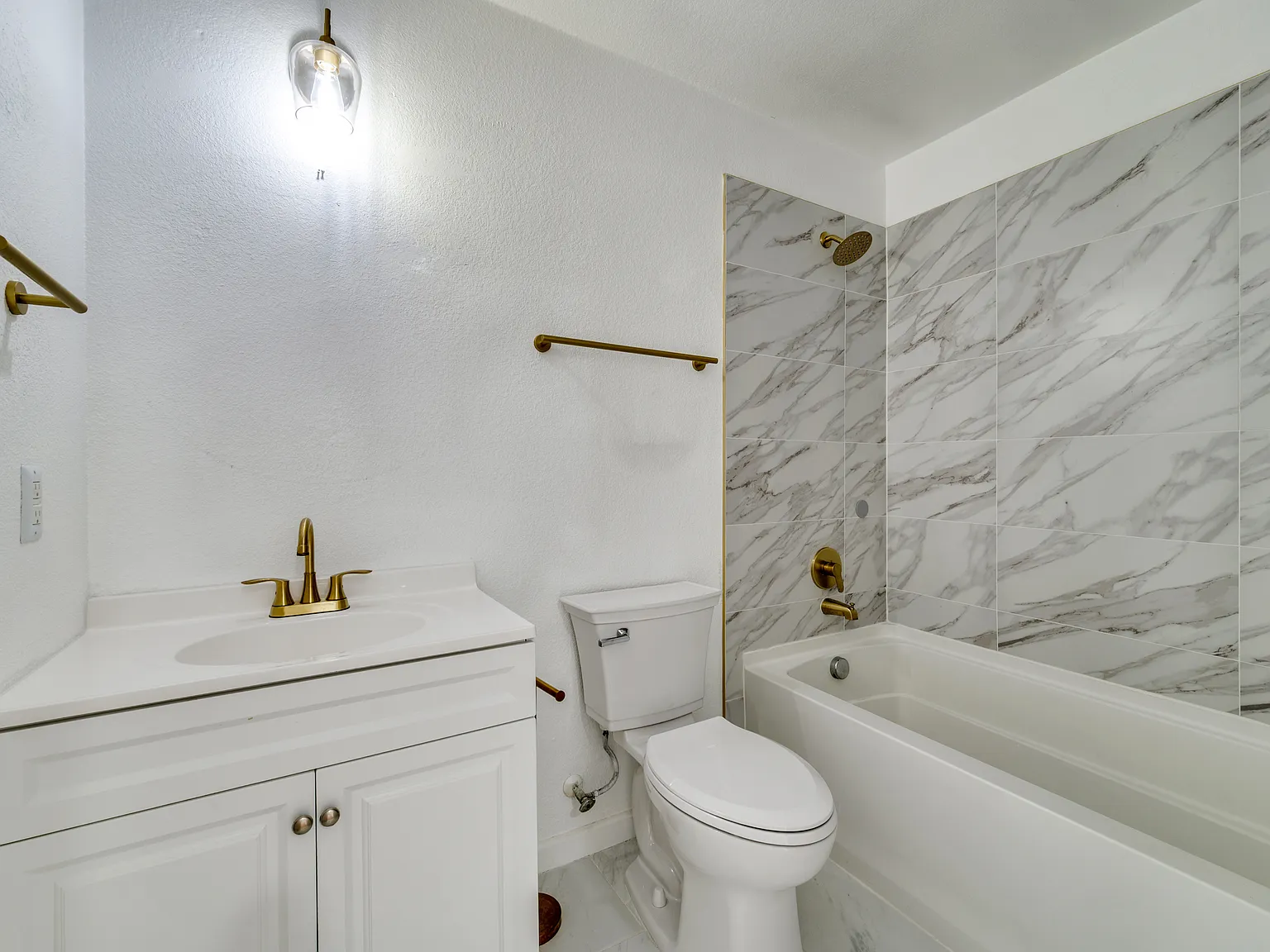 4 bed, 1968 sqft, $2,550 — Photo 4