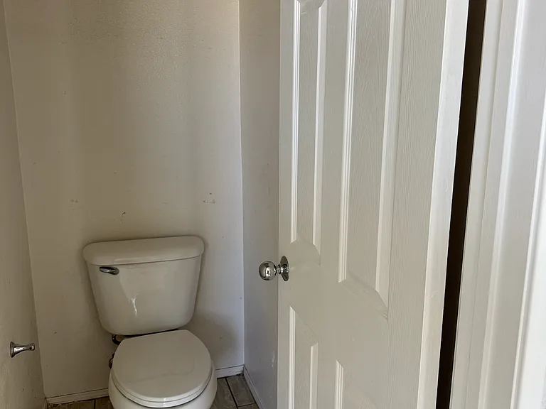 13225 Acacia Ave — Photo 12