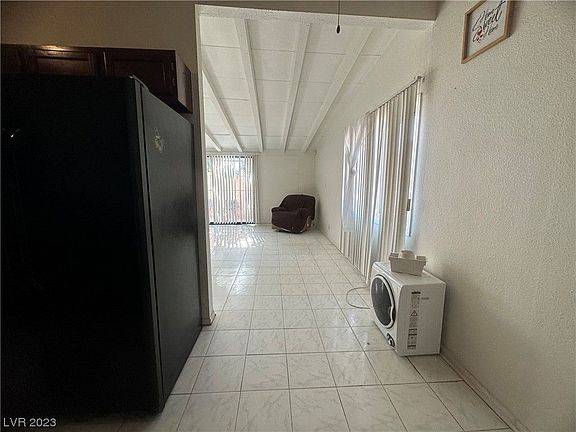 5th image of 2313 E McWilliams Ave