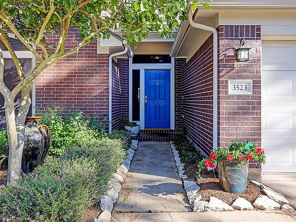 2nd image of 3523 Englewood Dr