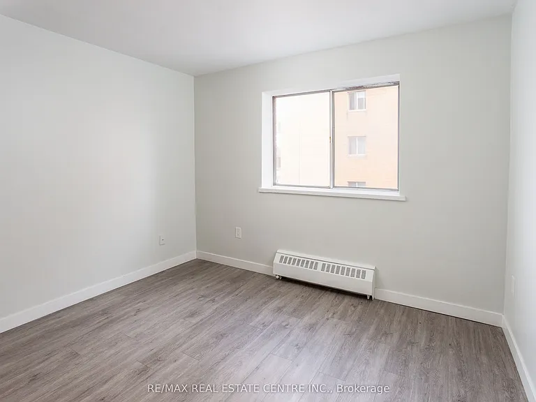 371 Lakeshore Rd W #504 — Photo 9