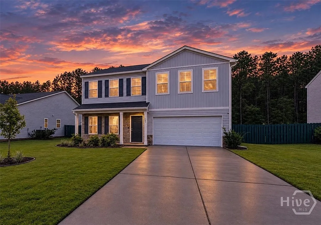 5 bed, 2.5 bath, 2237 sqft, $3,000 — Photo 1