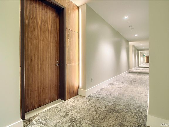 3rd image of 250 Columbine St Unit 206-L