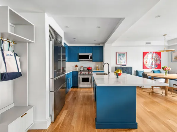 401 Hicks Street image 2 of 11