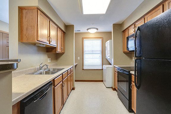 1 Bedroom Unit - Kitchen and In-Unit Laundry - All Appliances Included
