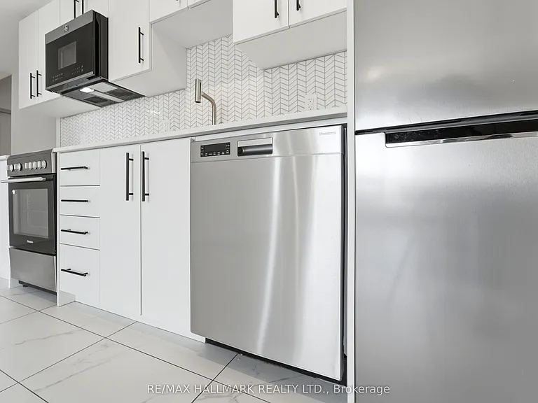 5 Wellington St S #1406 — Photo 11