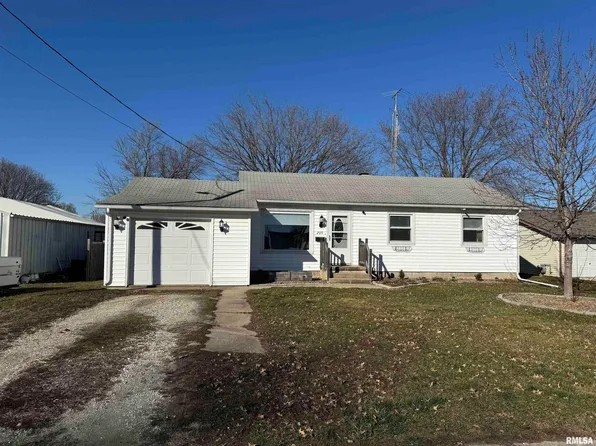 205 W Givens St, Abingdon, IL 61410