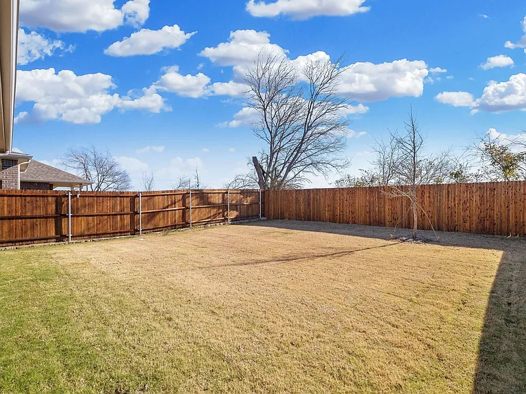 4816 Hunter Hurst Dr — Photo 16