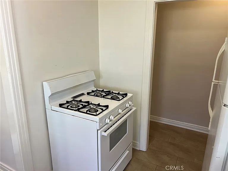 136 Poinsettia Ave — Photo 10