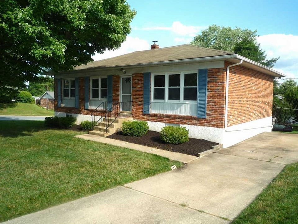 1st image of 53 White Clay Cres