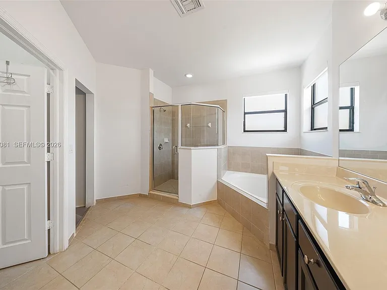 11731 SW 234th St — Photo 47
